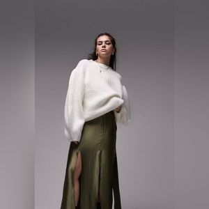 Topshop knitted volume sleeve fluffy sweater in ivory. NEVER WORN! Tag still on